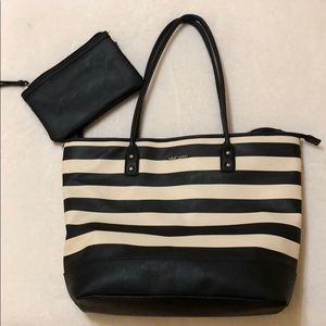 SOLD//Nine west purse//NEW with pouch attached